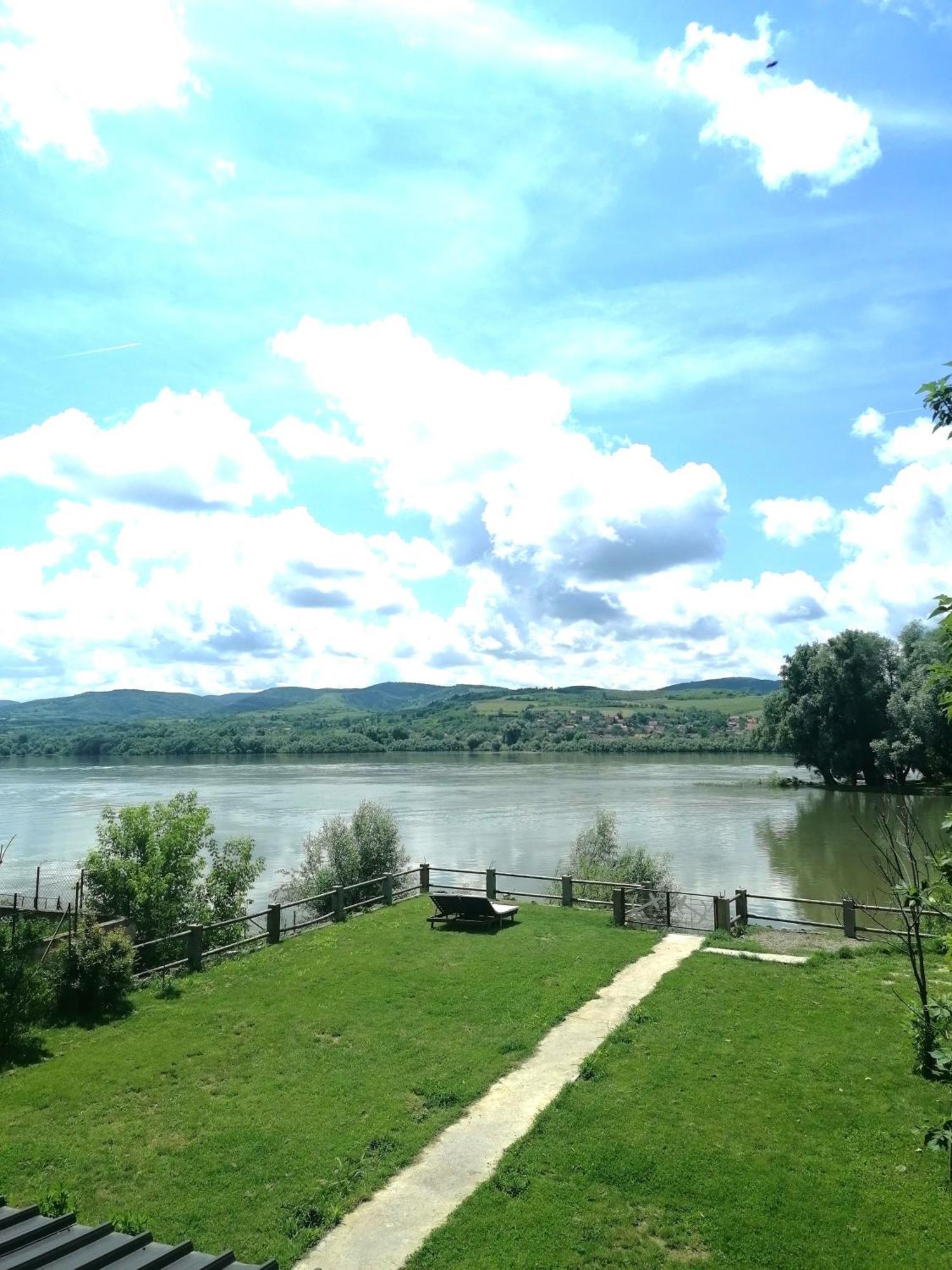 Captain'S House By The Danube River Cerevic Zewnętrze zdjęcie